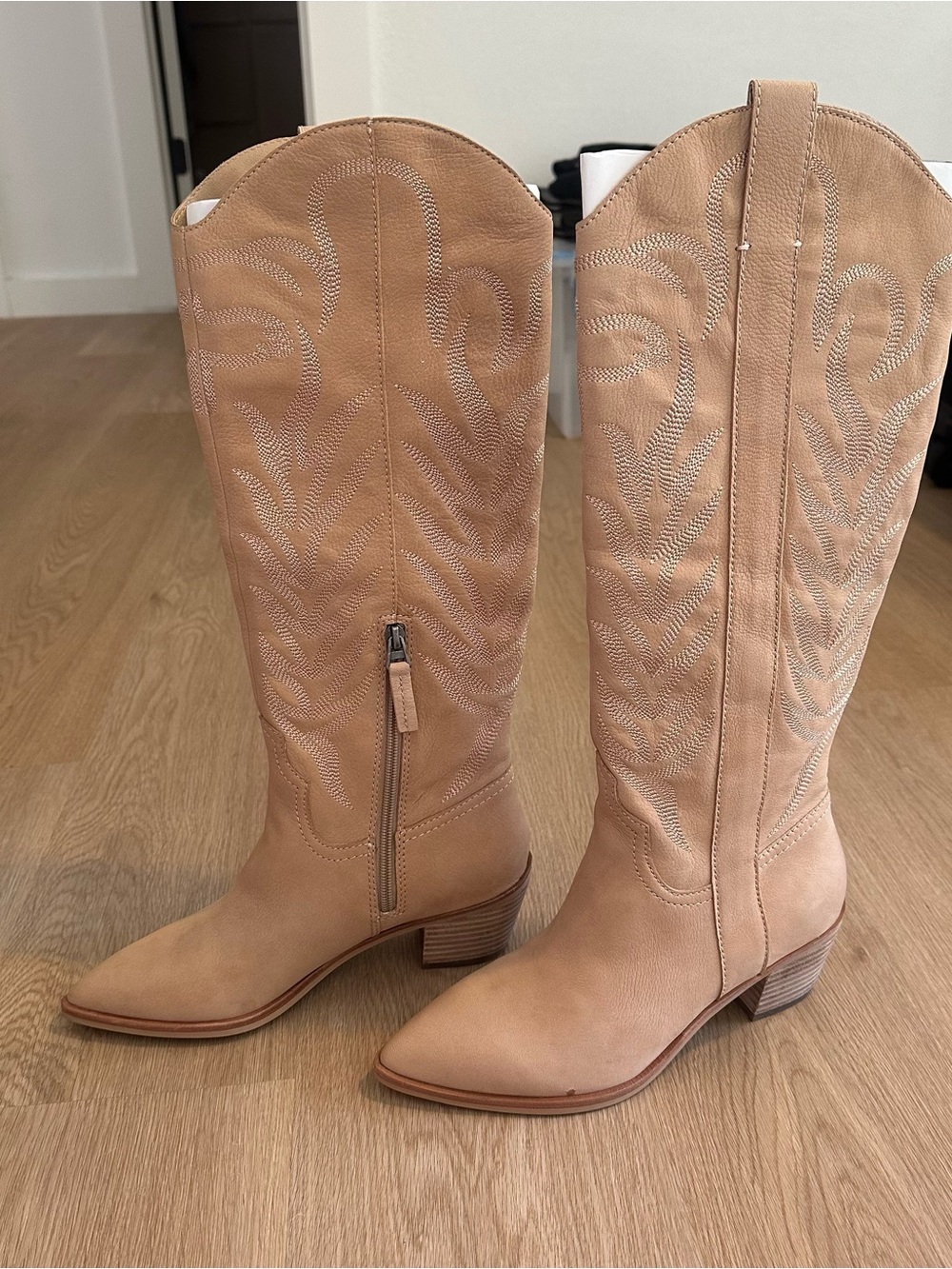 Dolce Vita Solei Boots - Dune Nubuck - Size 8 - Picture 3 of 3